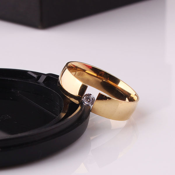 8(499)9387578 Купить кольцо золотого цвета с кристаллом от  - заказать