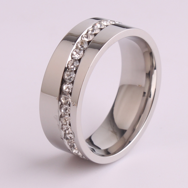 8(499)9387578 Купить кольцо из ювелирной стали 316l со стразами по диагонали от 440 руб. - заказать