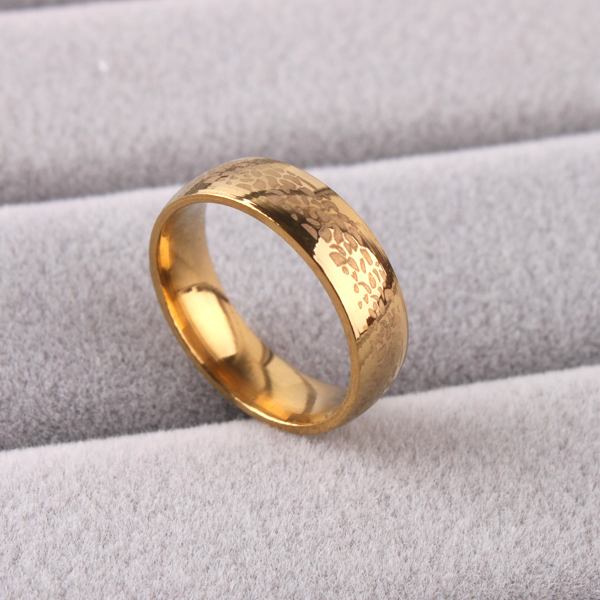 8(499)9387578 Купить кольцо  золотого цвета с леопардовыми пятнами от  - заказать