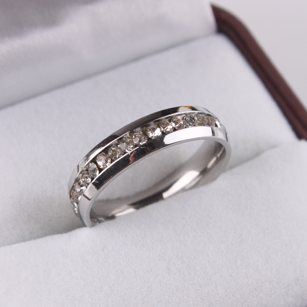 8(499)9387578 Купить кольцо из ювелирной стали 316l со стразами от  - заказать