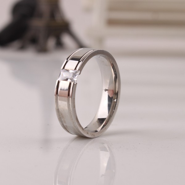 8(499)9387578 Купить кольцо из ювелирной стали 316l с кристаллом от  - заказать