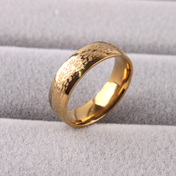 8(499)9387578 Купить кольцо  золотого цвета с леопардовыми пятнами от  - заказать